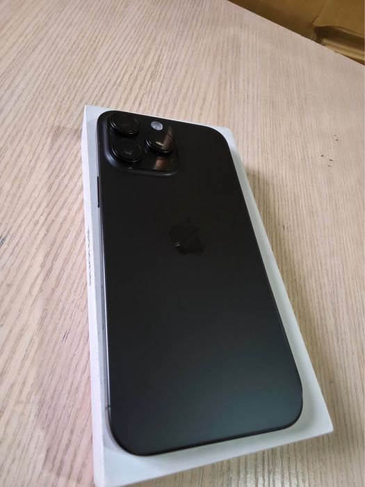 Продам или обмен iPhone 16 Pro Max 256g E - sim