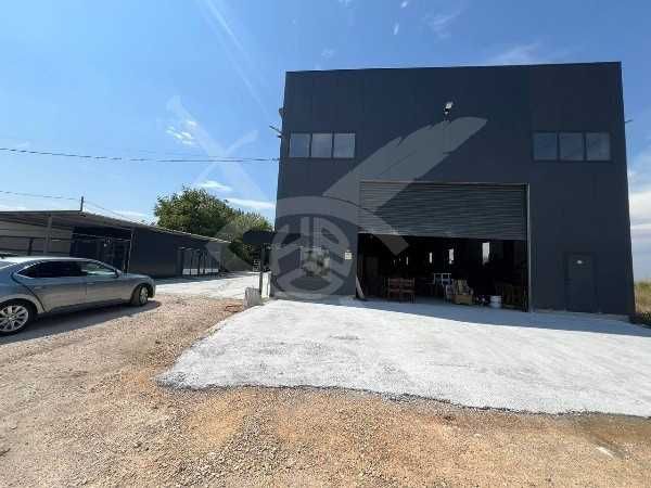 Продава се Офис в Стамболийски - 1200 кв.м за 734 €/кв.м - Снимка #1