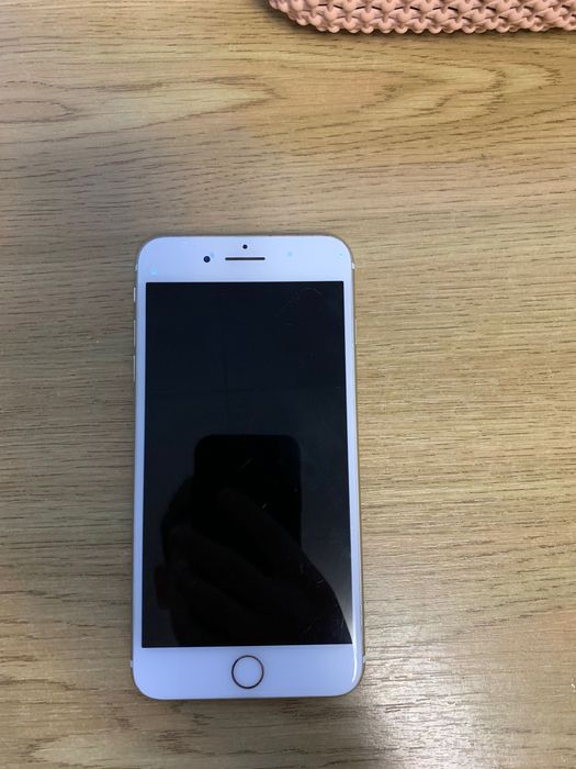 Продам iphone/айфон 7+