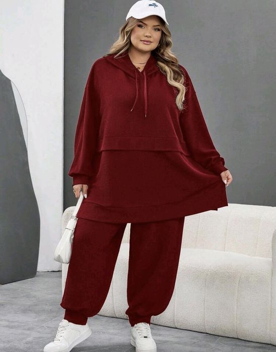 Дамски комплект – горнище и долнище(суичър с качулка)спортно-елегантен