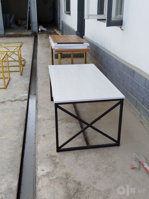 Loft mebel jurnalniy stol