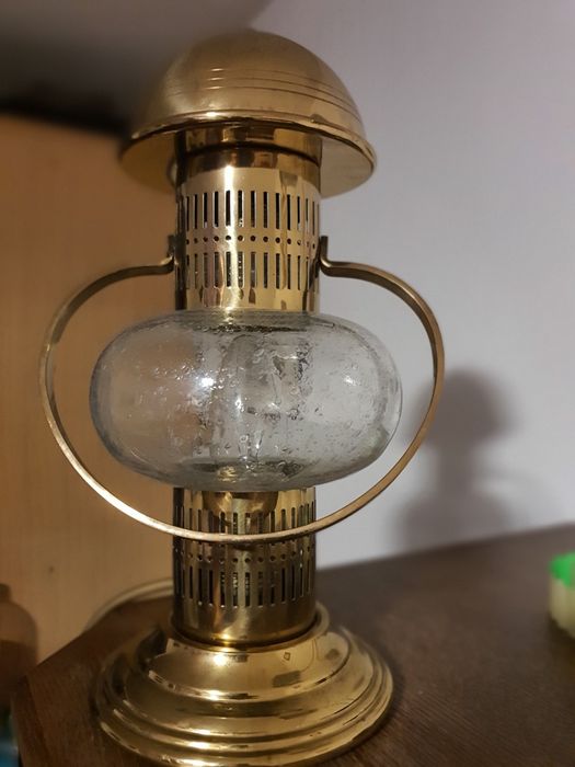 Lampă  cu glob de sticlă