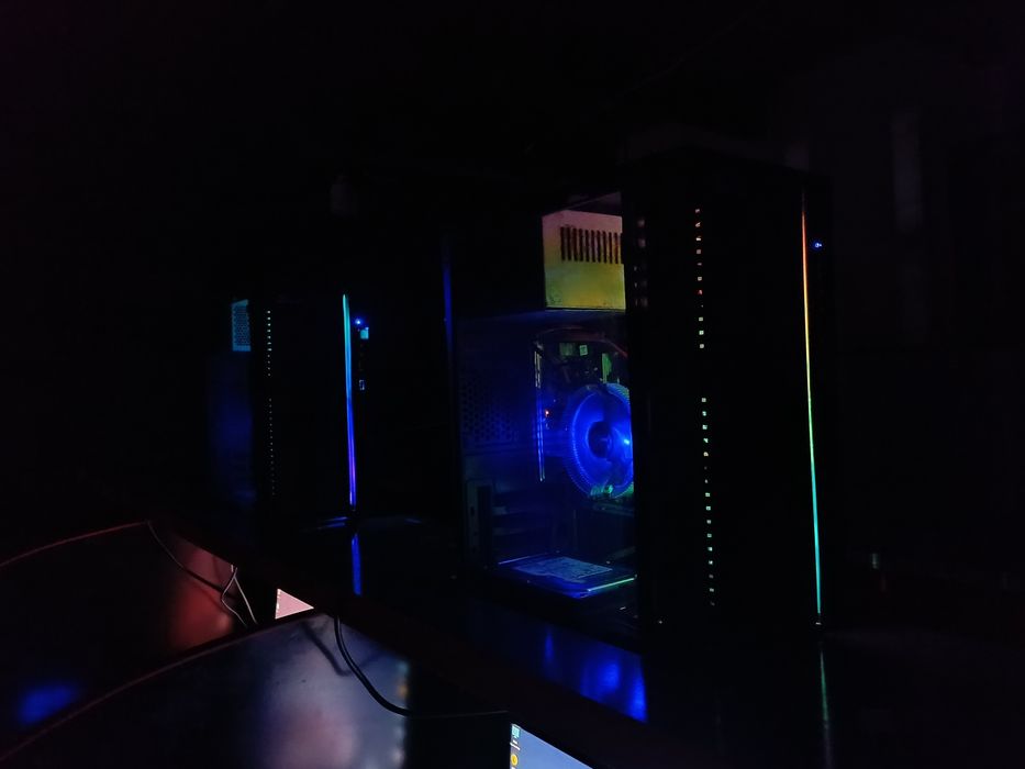 kompyuter sotiladi 2ta bor