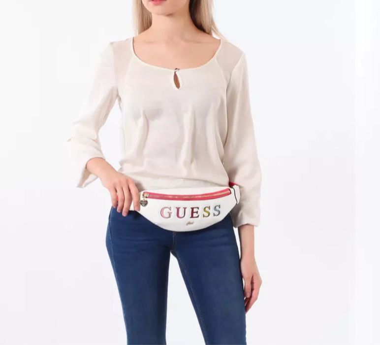Дамска чанта(бананка) Guess