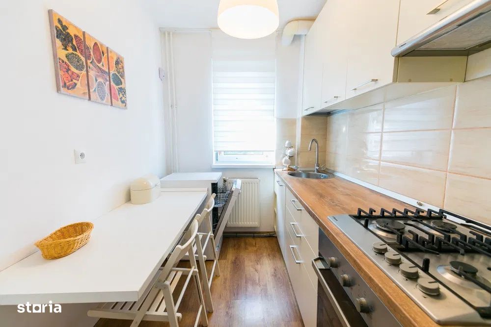 Apartament 3 camere, 53 mp, zona Craiovita Noua