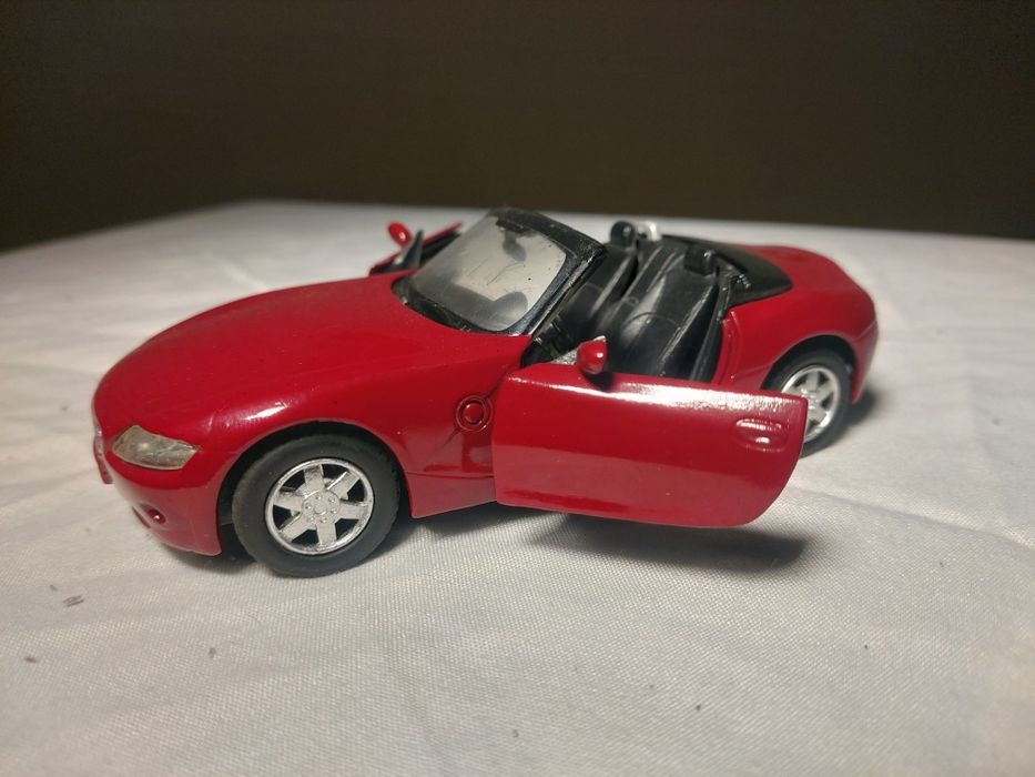 Kolleksion metal mashinalar