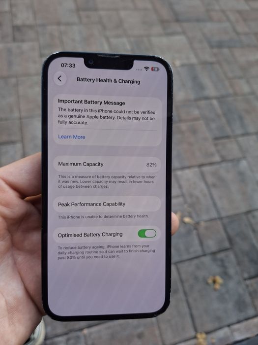 Iphone 13 fisurat pe spate