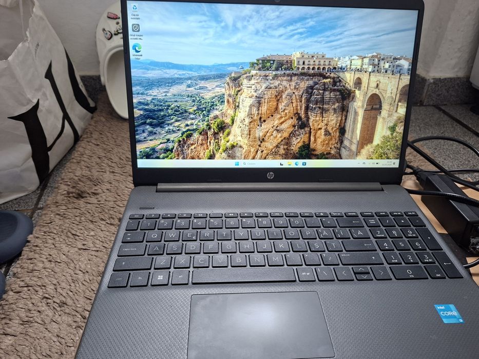 Laptop HP Intel Core I3, 512gb , 8 gb ram, diagonala 15,6