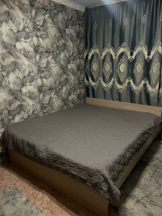 Кровать    двухспальная.