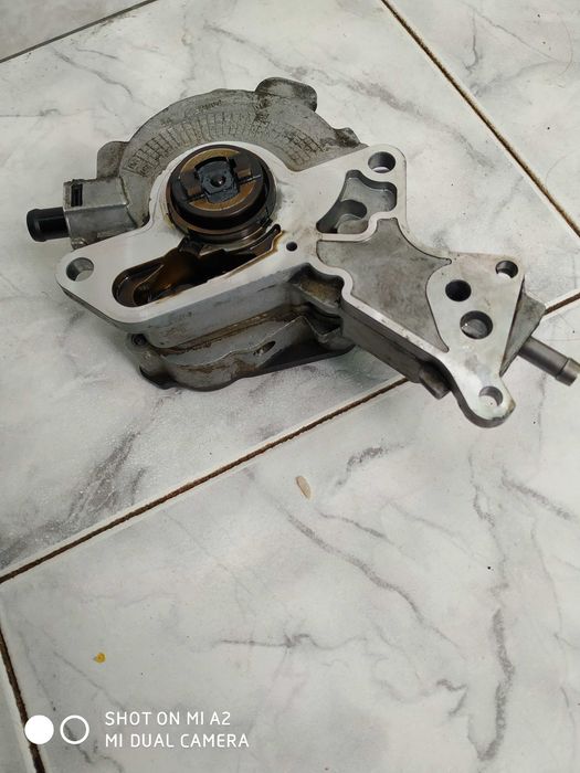 Вакум помпа VW  turan 1.9tdi 105k