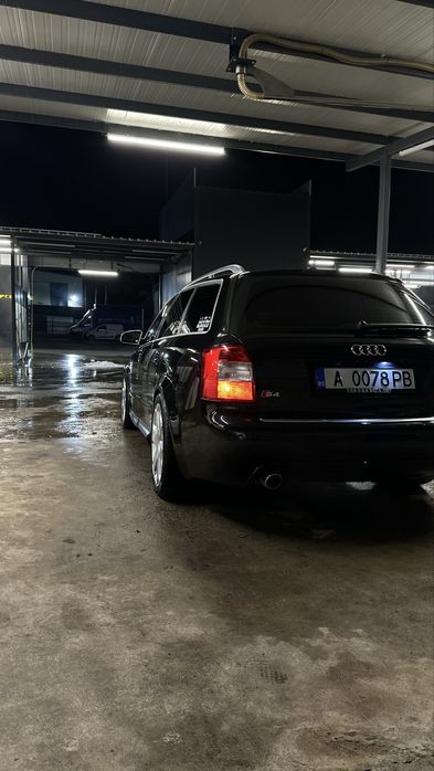 Audi S4 V8