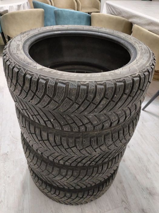 Michelin  235/45/18