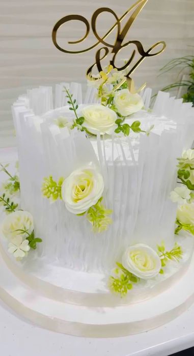 Toʻrt shirinliklar zakasga qabul qilamiz