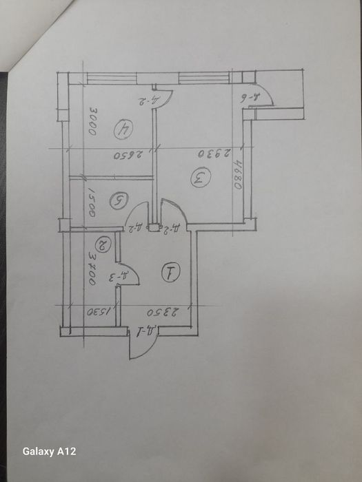 В г. Чирчике  10 микрорайон.