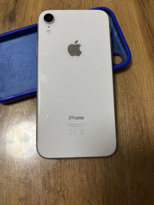 Продам айфон xr