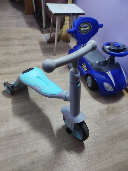 Продам Беговел 3 в 1