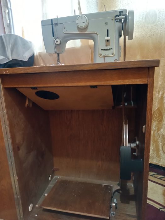 Швейная машинка мальва