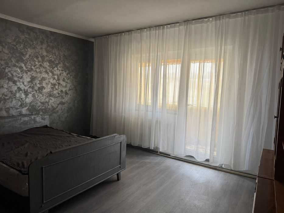 Garsoniera de închiriat