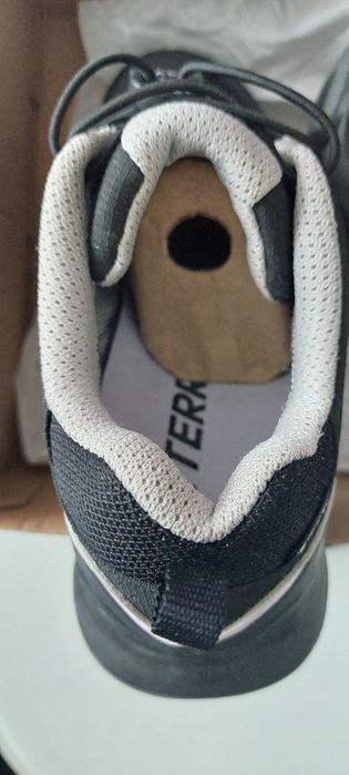 Нови, оригинални маратонки на Adidas TERREX