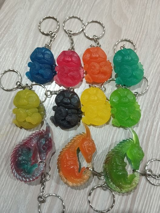 Брелки из эпоксидной смолы