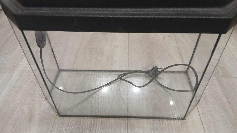 Б/У аквариум для рыбок и прочих животных