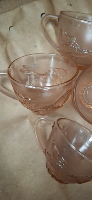 Всичко в розово стъкло