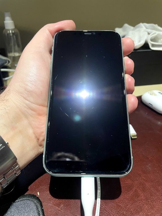 iPhone 11 64GB • Stare Foarte Bună • Baterie 84% • Full Box
