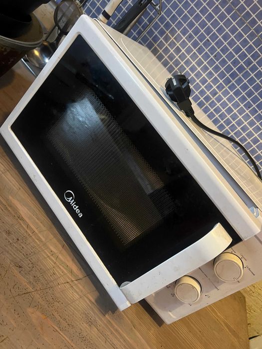 Microwave Urgent sale