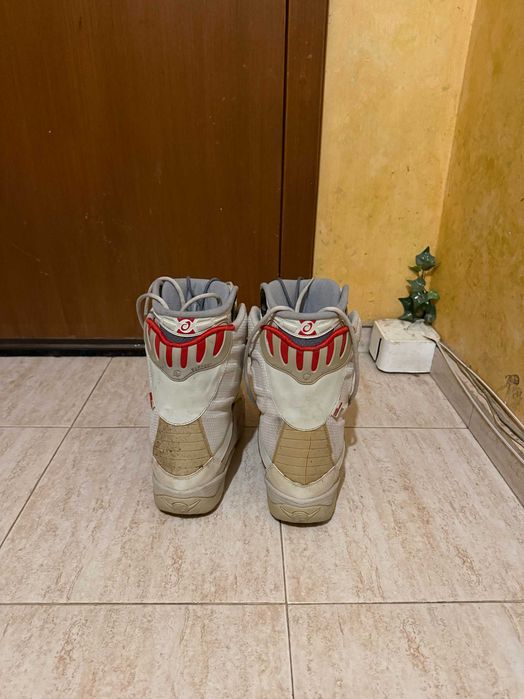 Сноуборд и сноуборд обувки