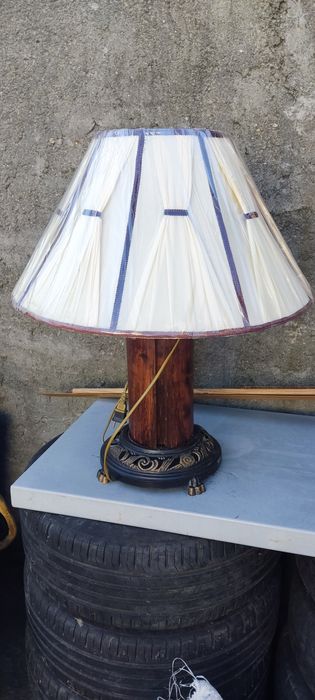 Veioza vintage clasica metalica si lemn