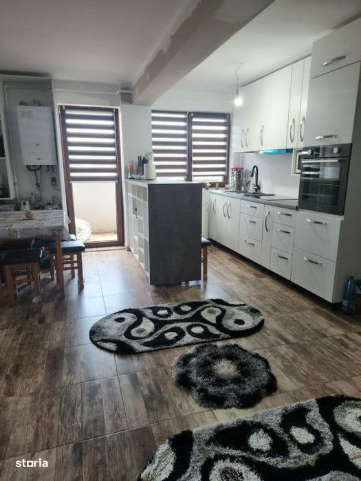 Apartament cu 3 camere, 53 mp, parcare, balcon si terasa — fotografia 1