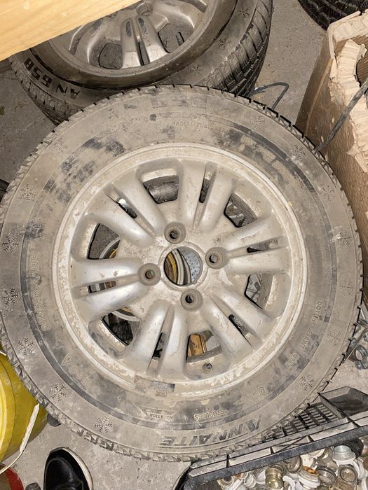 Продам шины R15новый резины