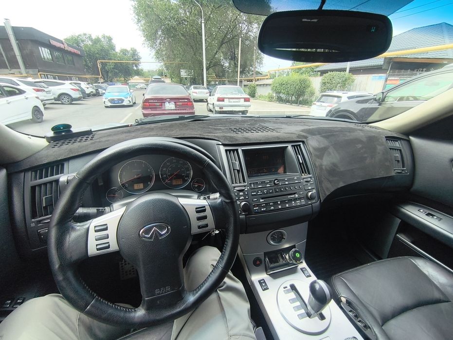 Продам infinity FX35