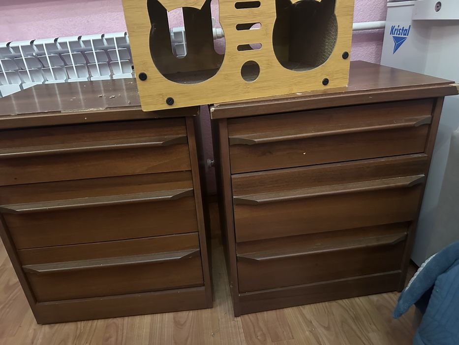 2 тумбочки. 2 тумбы