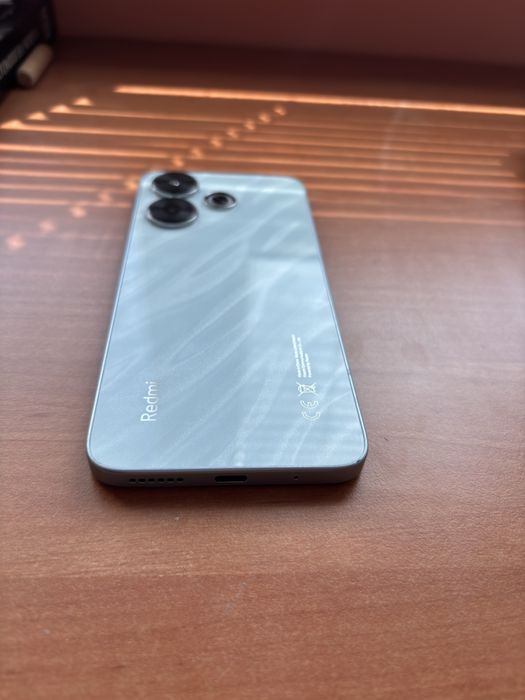 Продавам Xiaomi Redmi 13