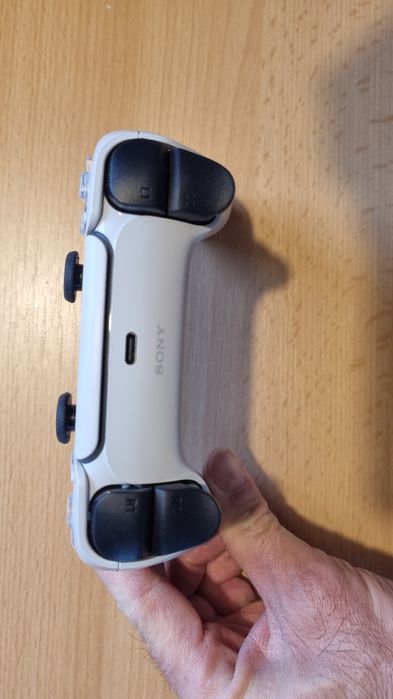 Продавам джойстик за PlayStation 5