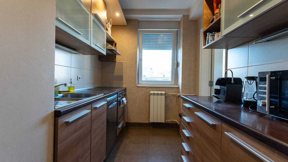 Дава се под наем Тристаен апартамент в Пловдив, Кършияка - 95 кв.м за 513.57 € - Снимка #4