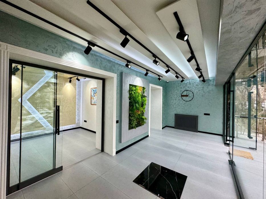 Продаю Своя Новый Нежилое Помешения Цум Школа-110 Вдоль Дороги 115м2.