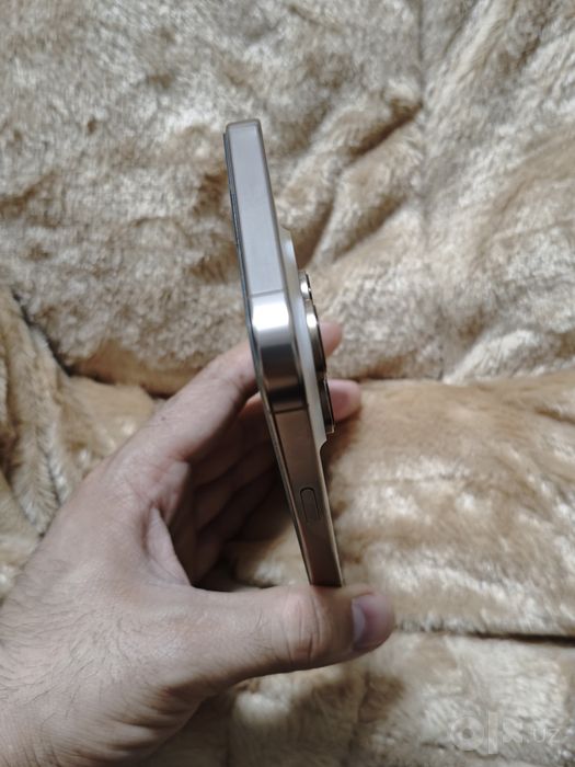 Iphone 16 pro max gold 256 LL/A