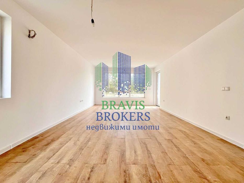 Продава се Тристаен апартамент в Варна, Бриз - 98 кв.м за 1909 €/кв.м - Снимка #1