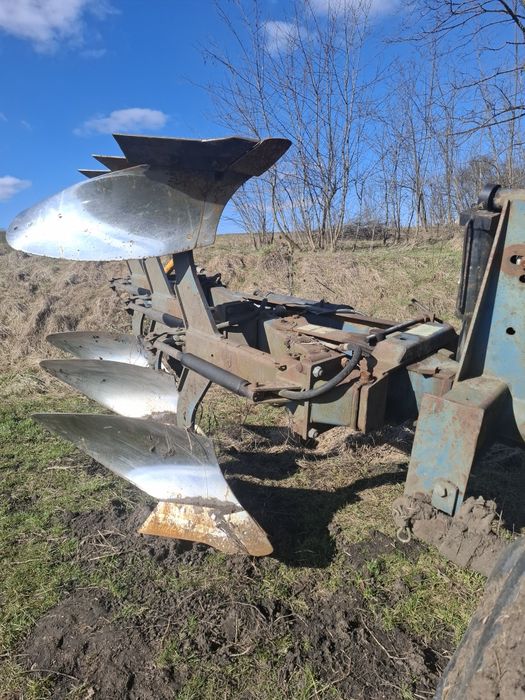 Vând plug reversibil 3 brazde