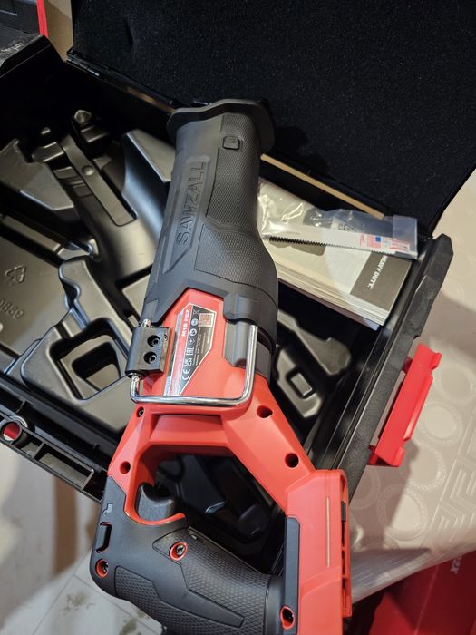 Fierăstrău milwaukee m18fsz-0x