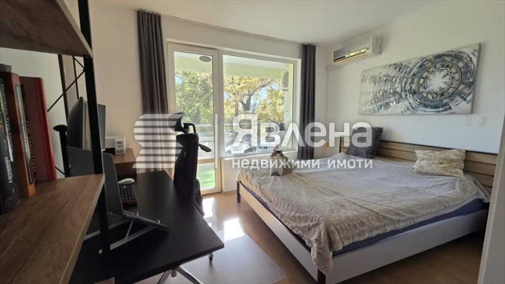 Продава се Тристаен апартамент в София, Център - 106 кв.м за 1368 €/кв.м - Снимка #2