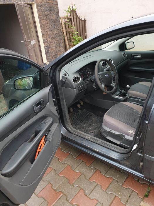 Ford Focus 2006 diesel, 1.185 € — imagine 5