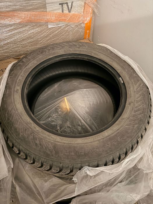 Зимние шины 235/60/18 Nokian