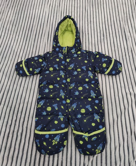 Продается комбинезон + подарок