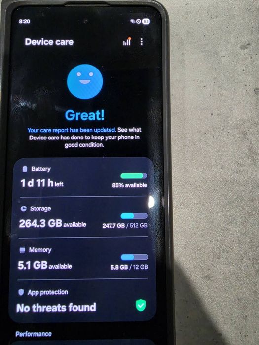 Продавам samsung galaxy zfold 5