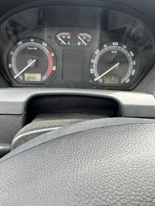 Vând Skoda Fabia