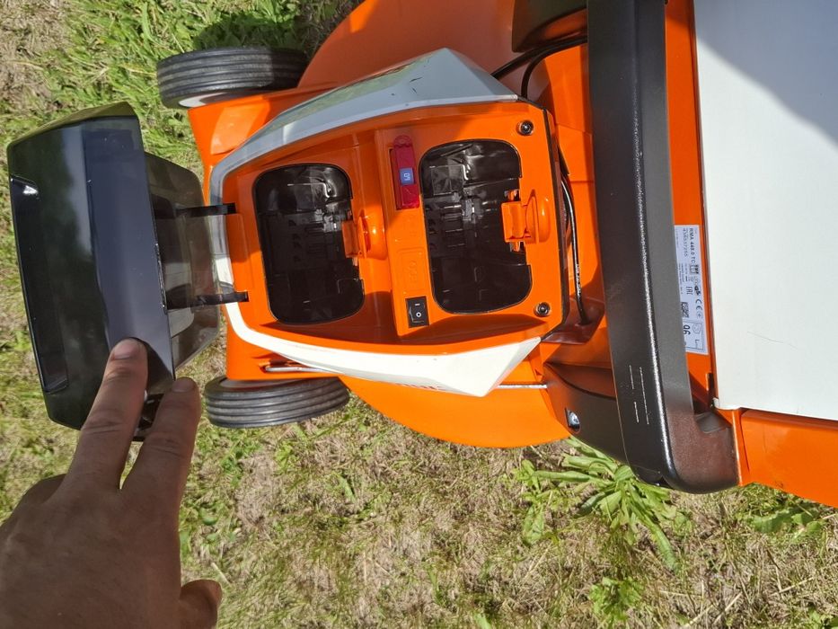 Mașină de tuns gazon Stihl RMA 448.0 TC