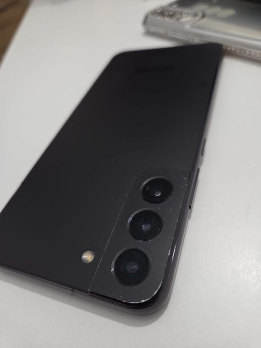 Vand samsung s22 plus 256g + 15 huse si 2 folii